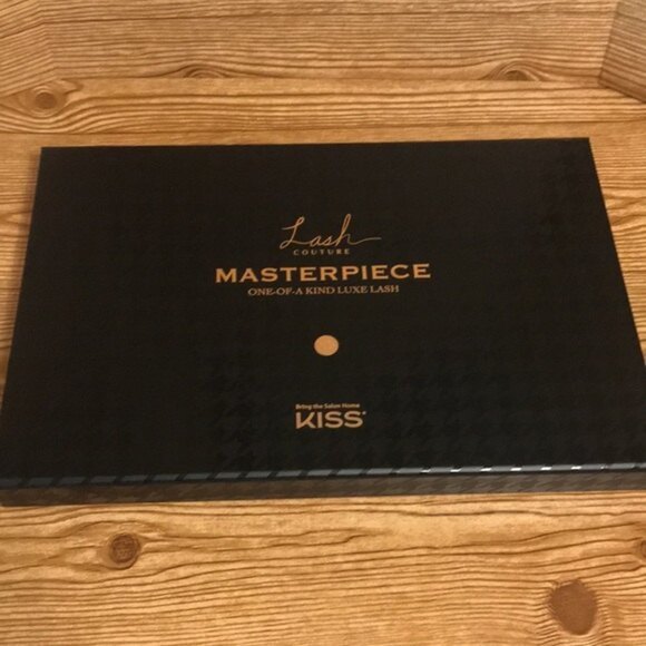 Kiss lash couture masterpiece eye lashes and glue bundle - Picture 10 of 10